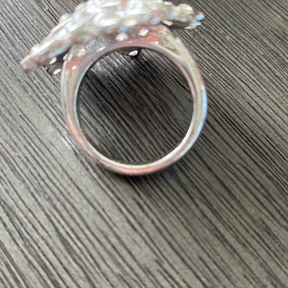 Silver Flower Starburst Rhinestone Ring Size 9 - Picture 4 of 8